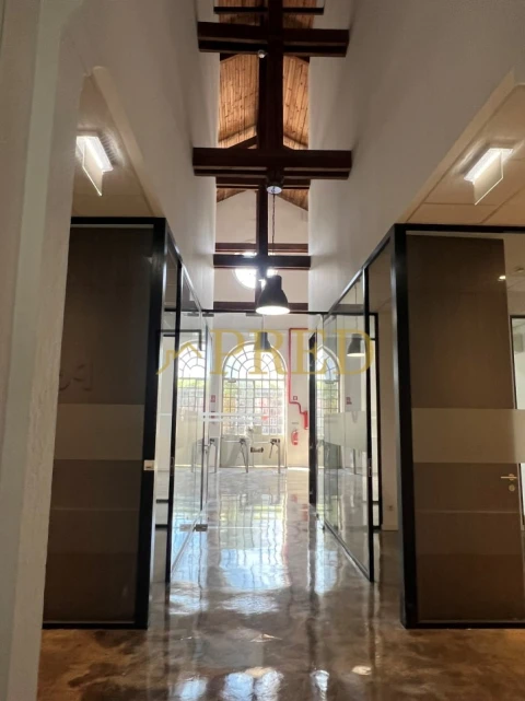 Escritório para Arrendamento em Paranhos