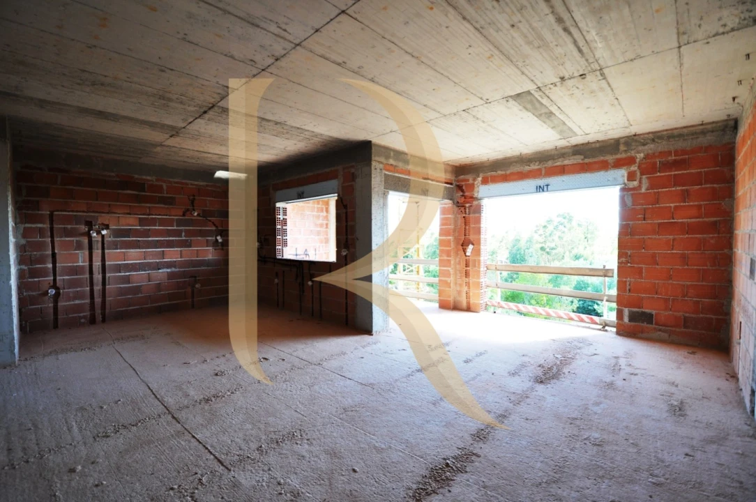 Apartamento T4 para Venda em Corroios Foto 2