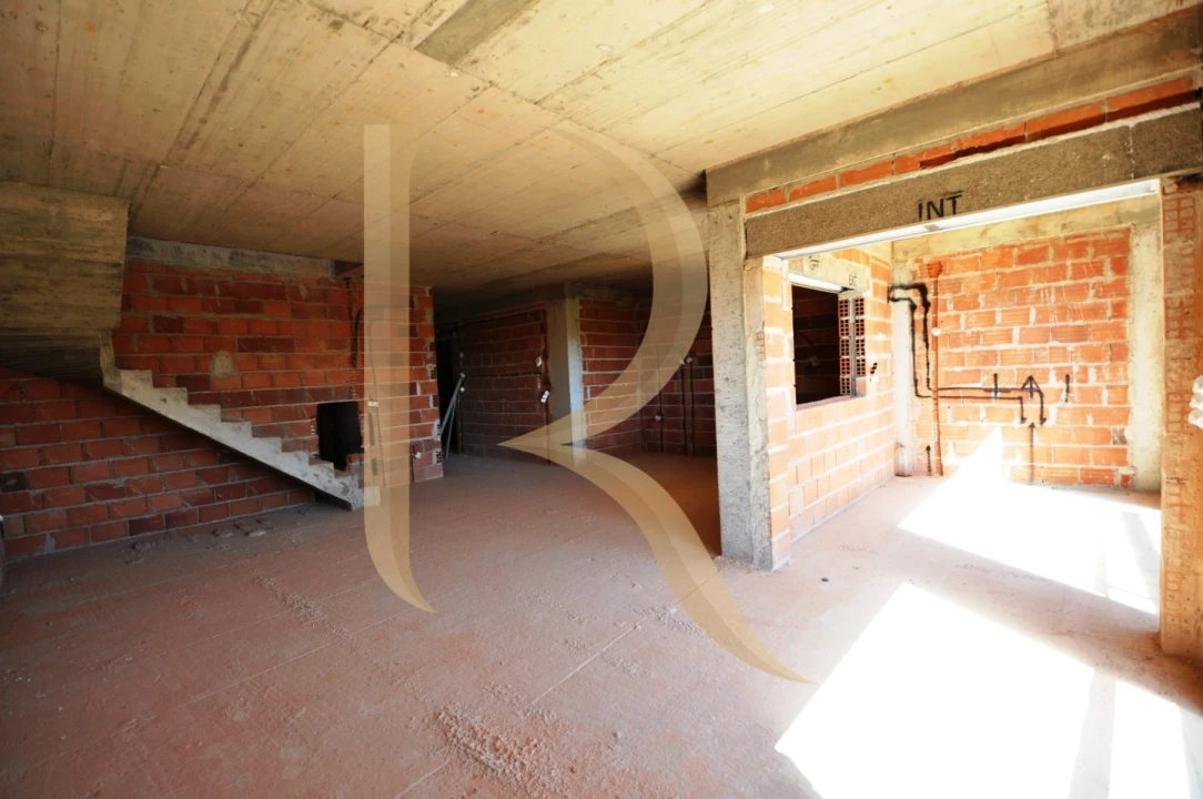 Apartamento T4 para Venda em Corroios Foto 3