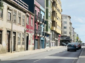 Moradia T3 para Venda em Cedofeita, Santo Ildefonso, Sé, Miragaia, São Nicolau e Vitória