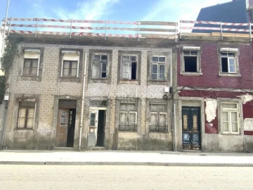 Moradia T3 para Venda em Cedofeita, Santo Ildefonso, Sé, Miragaia, São Nicolau e Vitória