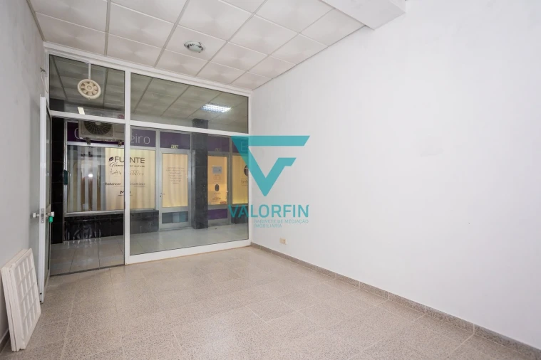 Loja para Arrendamento em Fatima