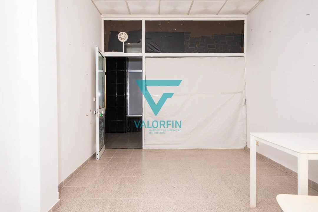 Loja para Arrendamento em Fatima Foto 4