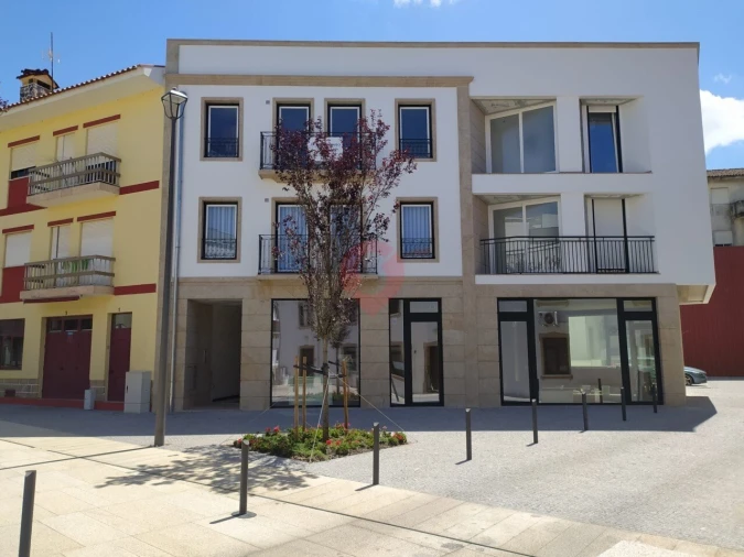 Loja para Arrendamento em Monção e Troviscoso Foto 1