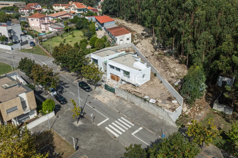 Moradia T4 para Venda em Castêlo da Maia Foto 6