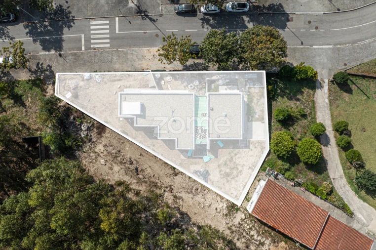 Moradia T4 para Venda em Castêlo da Maia Foto 53