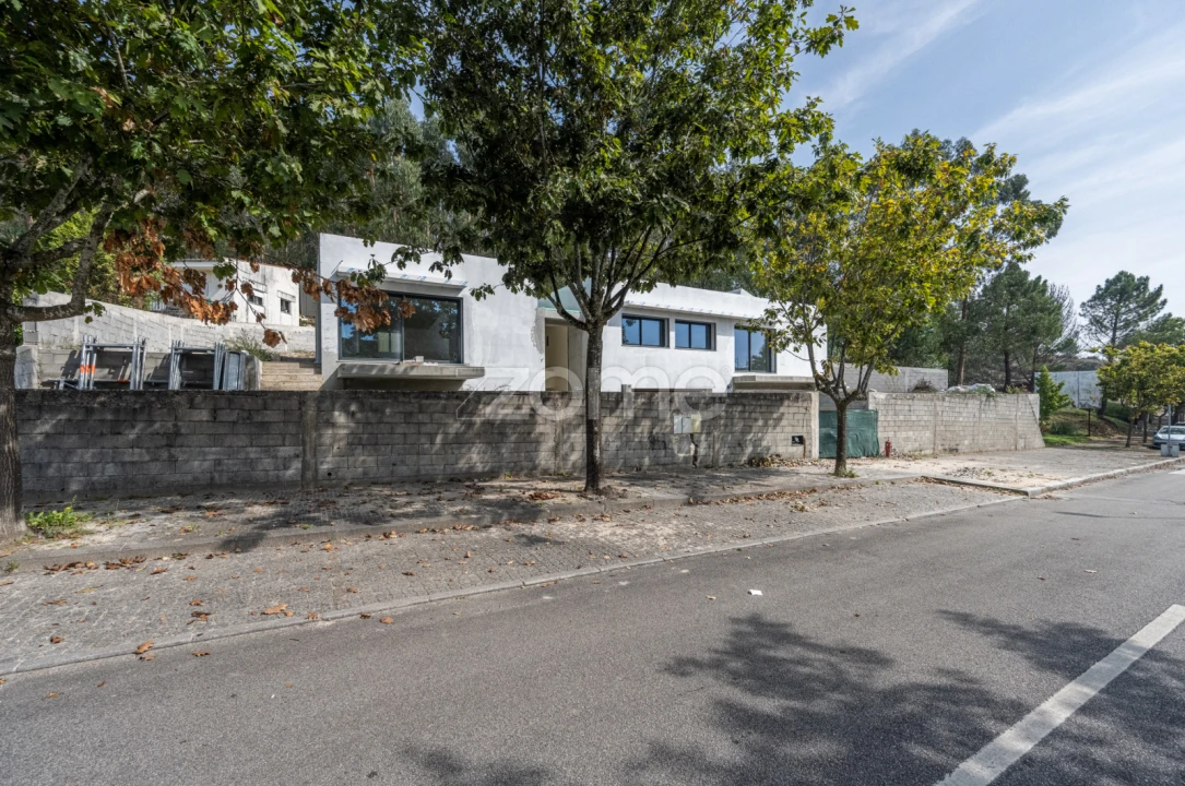 Moradia T4 para Venda em Castêlo da Maia Foto 3