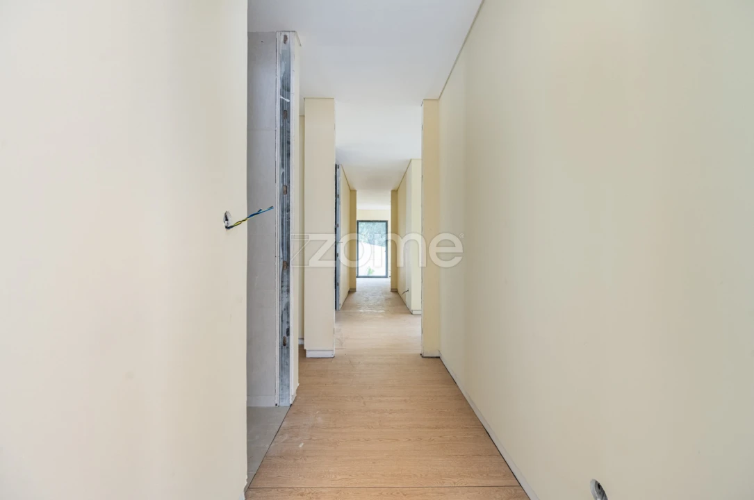 Moradia T4 para Venda em Castêlo da Maia Foto 32