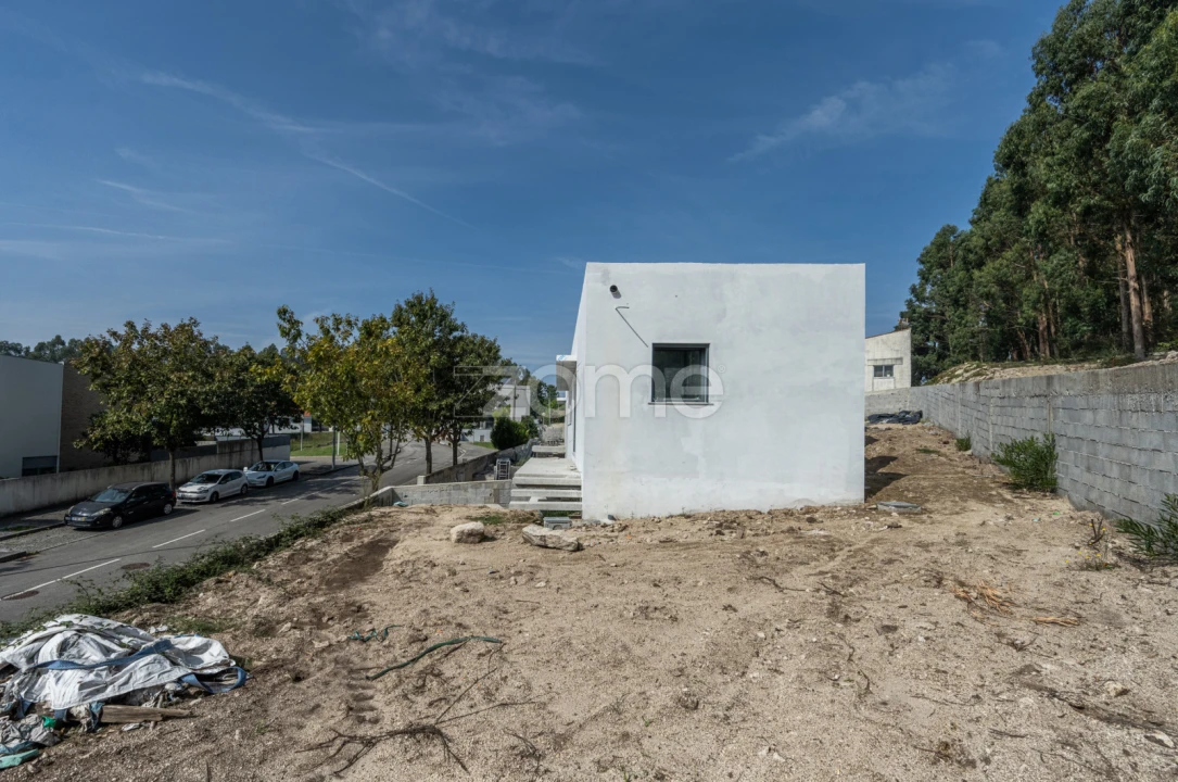 Moradia T4 para Venda em Castêlo da Maia Foto 52