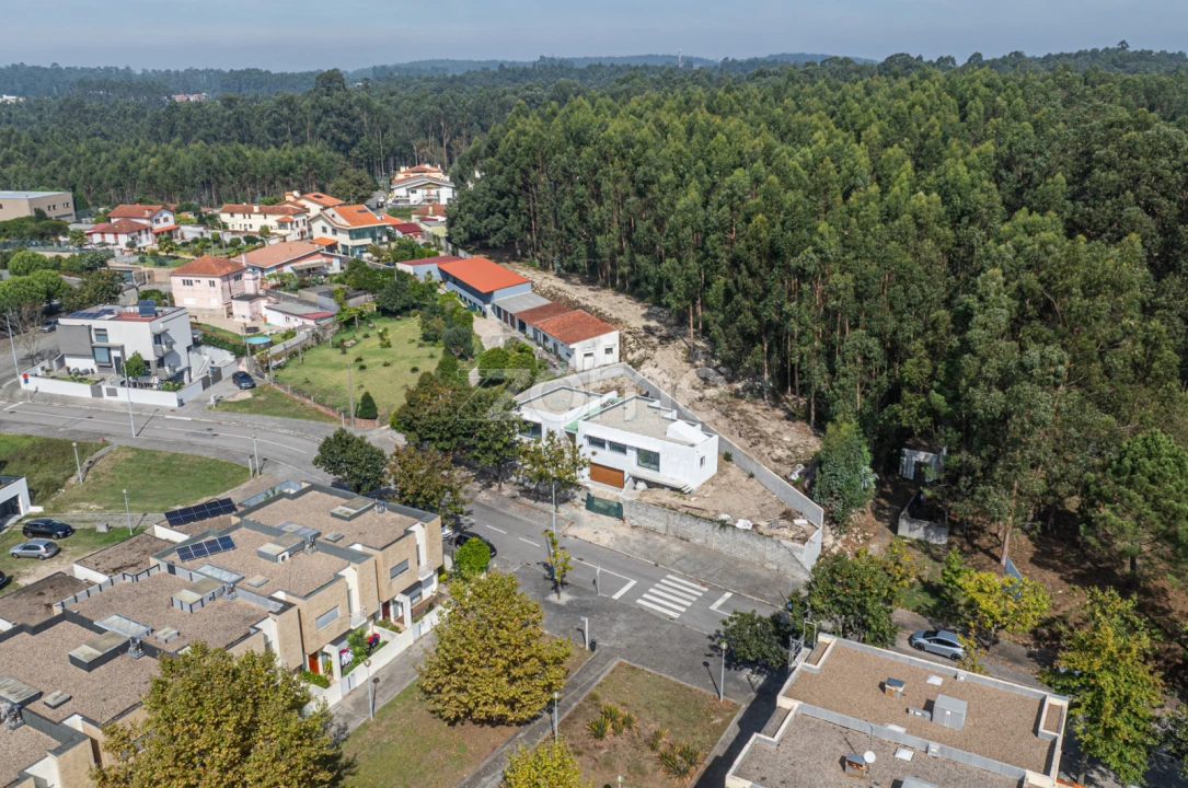 Moradia T4 para Venda em Castêlo da Maia Foto 57