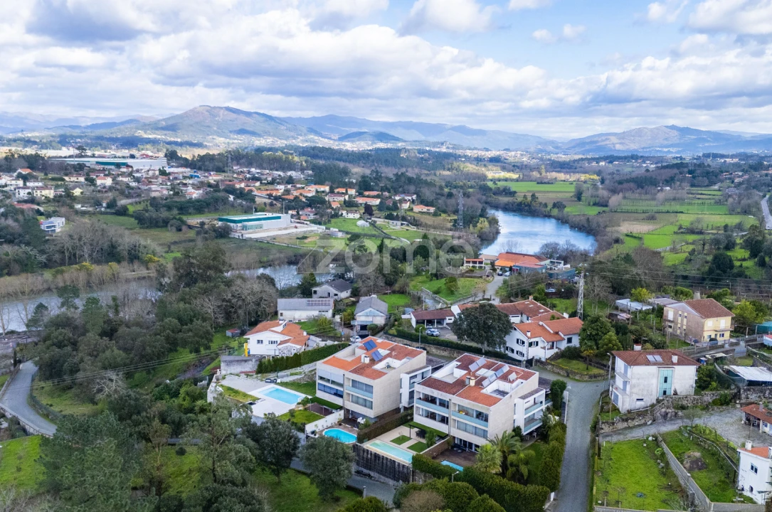 Moradia T4 para Venda em Palmeira Foto 59