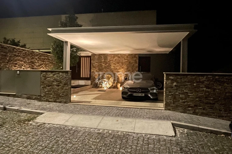 Moradia T4 para Venda em Palmeira Foto 37