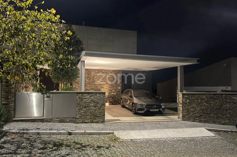 Moradia T4 para Venda em Palmeira Foto 38