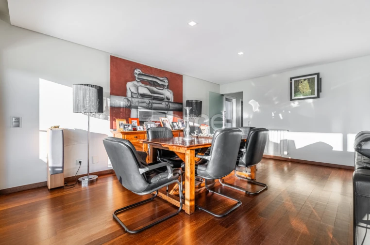 Moradia T4 para Venda em Palmeira Foto 7