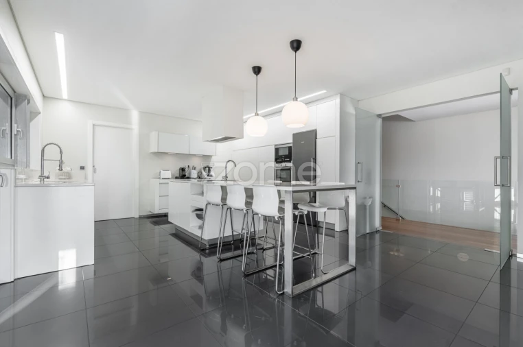 Moradia T4 para Venda em Palmeira Foto 11