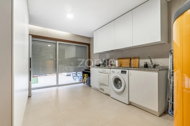 Moradia T4 para Venda em Palmeira Foto 31