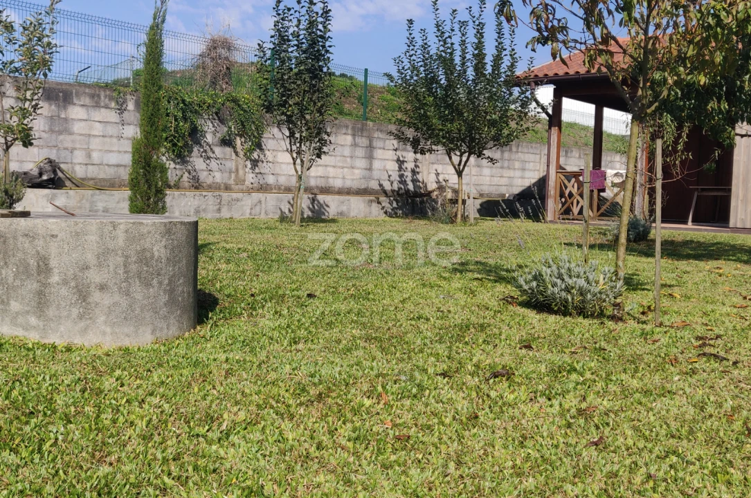 Terreno para Venda em Castêlo da Maia Foto 10