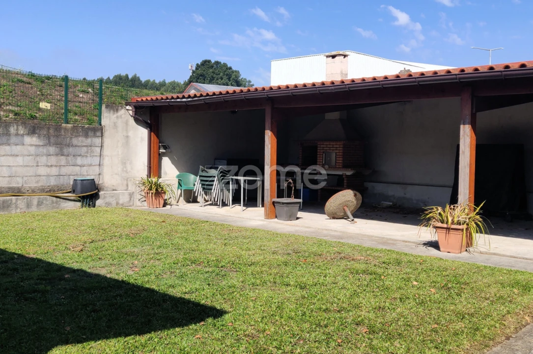 Terreno para Venda em Castêlo da Maia Foto 18