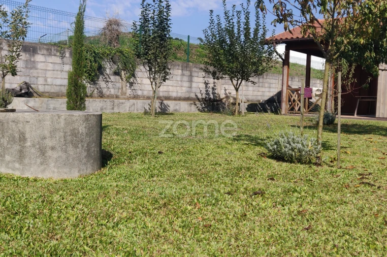 Terreno para Venda em Castêlo da Maia Foto 10