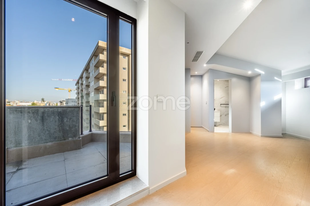 Apartamento T3 para Venda em Lordelo do Ouro e Massarelos Foto 14