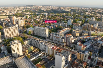 Apartamento T3 para Venda em Lordelo do Ouro e Massarelos