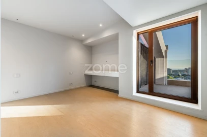 Apartamento T3 para Venda em Lordelo do Ouro e Massarelos