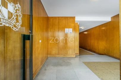 Apartamento T3 para Venda em Lordelo do Ouro e Massarelos