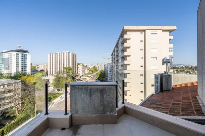 Apartamento T3 para Venda em Lordelo do Ouro e Massarelos