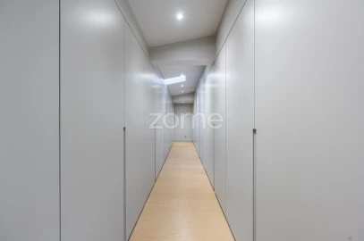 Apartamento T3 para Venda em Lordelo do Ouro e Massarelos