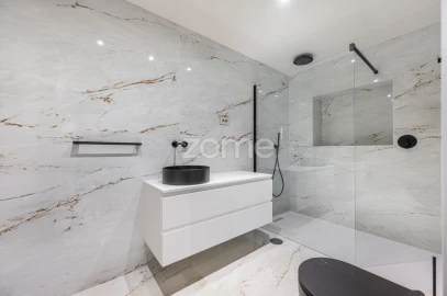 Apartamento T3 para Venda em Lordelo do Ouro e Massarelos
