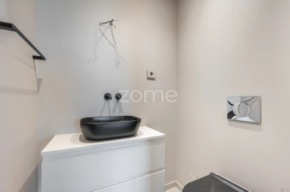 Apartamento T3 para Venda em Lordelo do Ouro e Massarelos