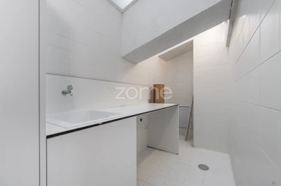 Apartamento T3 para Venda em Lordelo do Ouro e Massarelos
