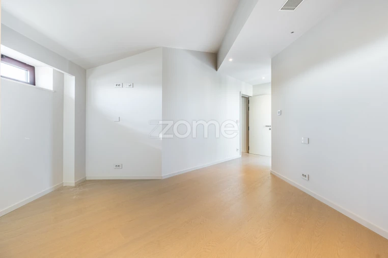 Apartamento T3 para Venda em Lordelo do Ouro e Massarelos Foto 16