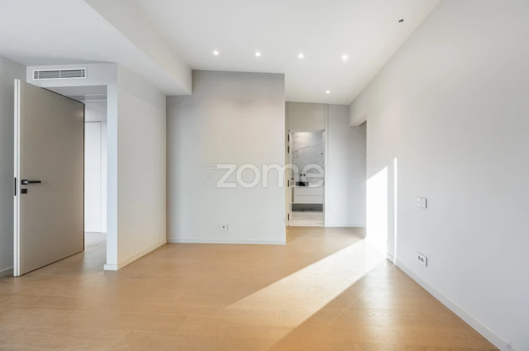 Apartamento T3 para Venda em Lordelo do Ouro e Massarelos Foto 21
