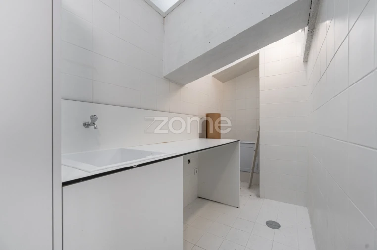 Apartamento T3 para Venda em Lordelo do Ouro e Massarelos Foto 35