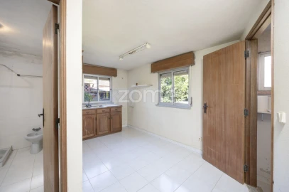 Moradia T4 para Venda em Santiago e São Simão de Litém e Albergaria dos Doze