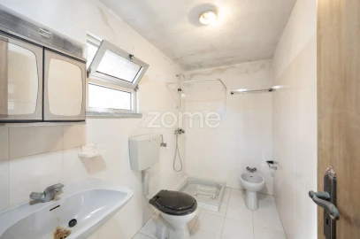 Moradia T4 para Venda em Santiago e São Simão de Litém e Albergaria dos Doze