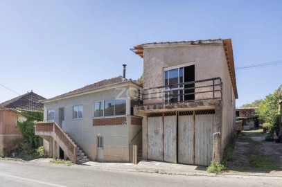 Moradia T4 para Venda em Santiago e São Simão de Litém e Albergaria dos Doze