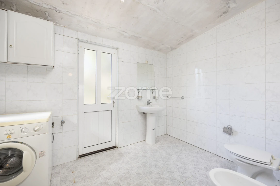 Moradia T4 para Venda em Santiago e São Simão de Litém e Albergaria dos Doze Foto 16