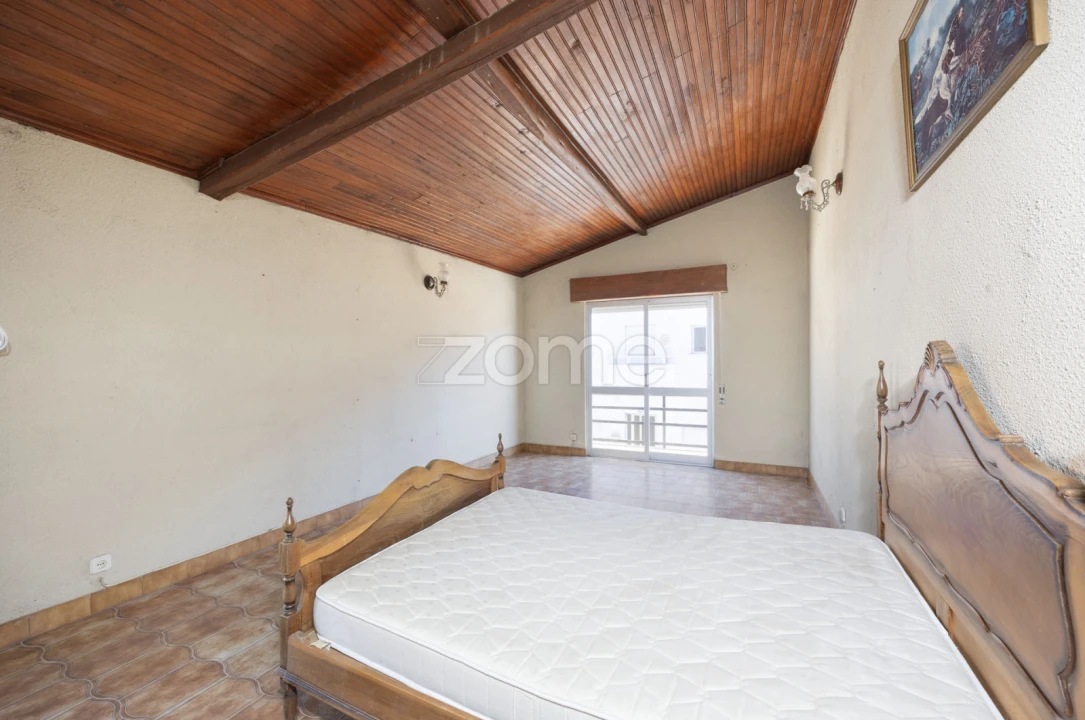 Moradia T4 para Venda em Santiago e São Simão de Litém e Albergaria dos Doze Foto 40