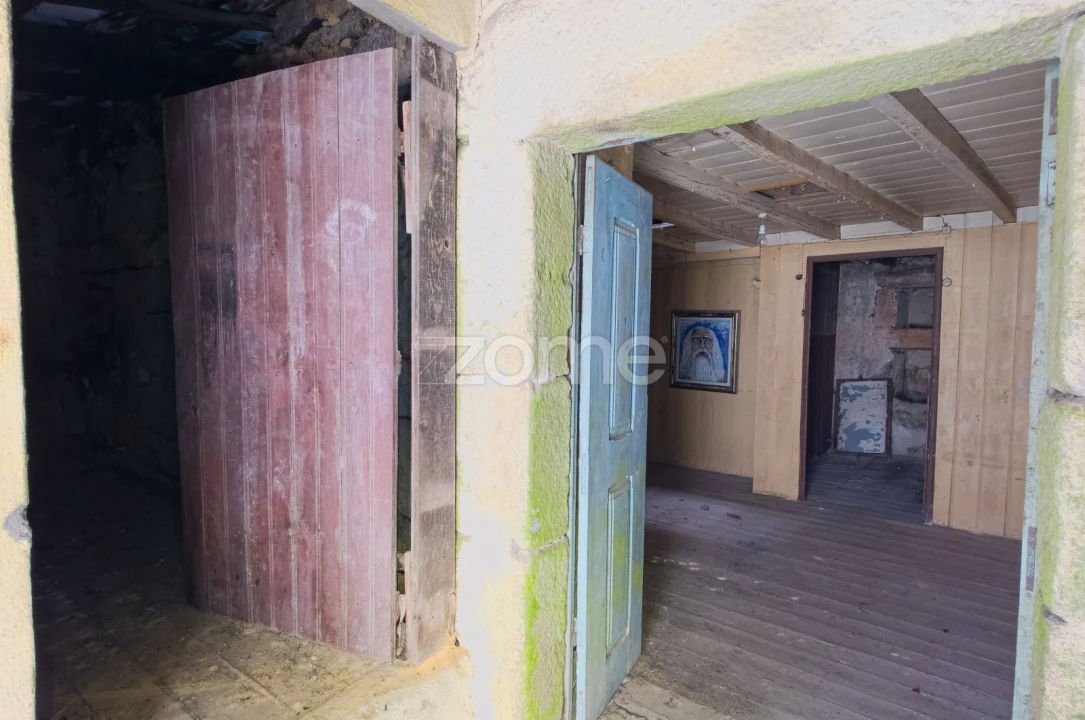 Moradia T2 para Venda em Fornos de Algodres Foto 6