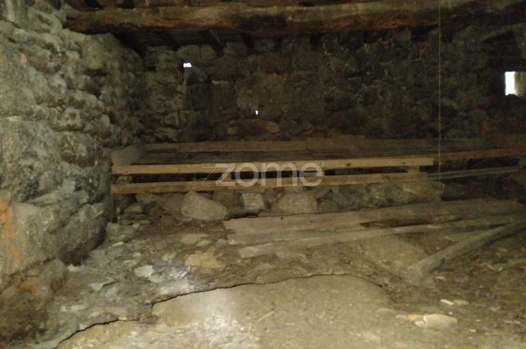 Moradia T2 para Venda em Fornos de Algodres Foto 17