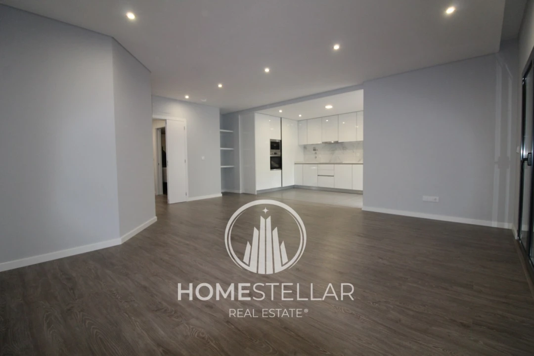 Apartamento T2 para Venda em Corroios Foto 5