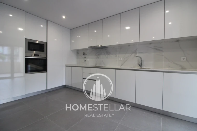 Apartamento T2 para Venda em Corroios Foto 3