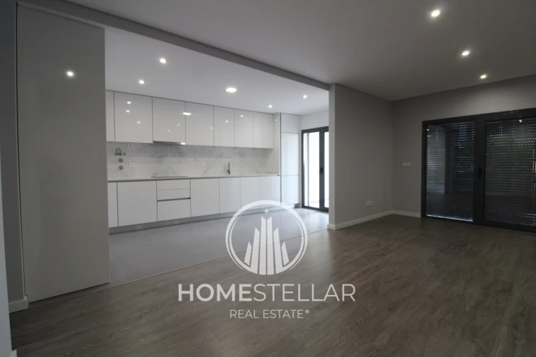 Apartamento T2 para Venda em Corroios Foto 4