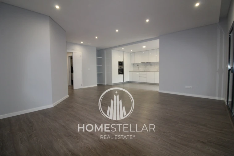 Apartamento T2 para Venda em Corroios Foto 5