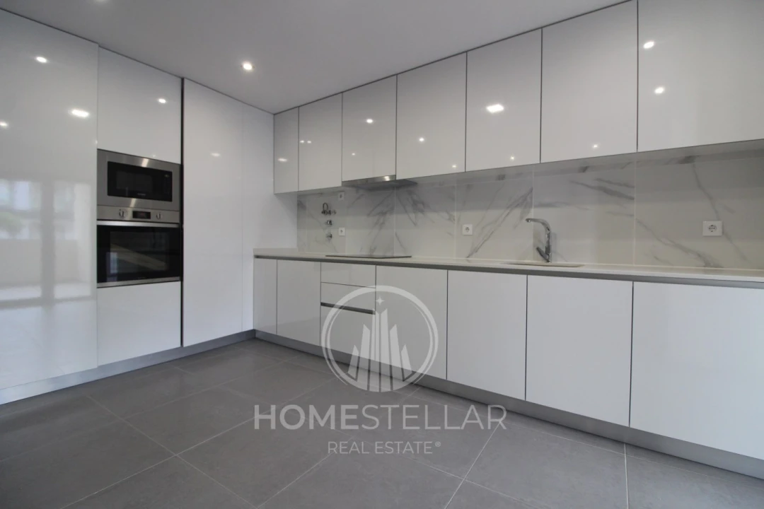 Apartamento T2 para Venda em Corroios Foto 3