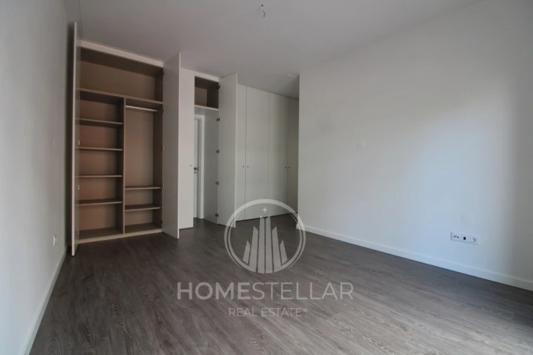 Apartamento T2 para Venda em Corroios Foto 11