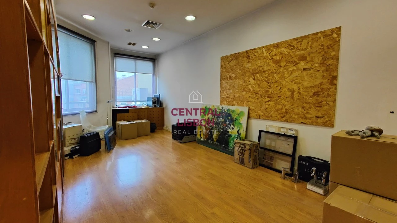 Escritório para Venda em Santo António Foto 1