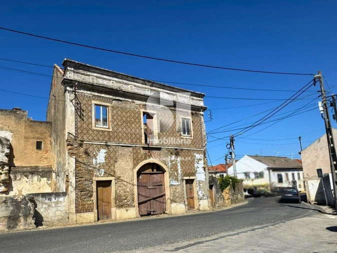 Moradia para Venda em Dois Portos e Runa